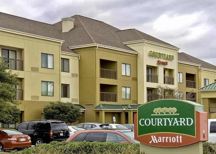 Courtyard By Marriott- Austin Hotel